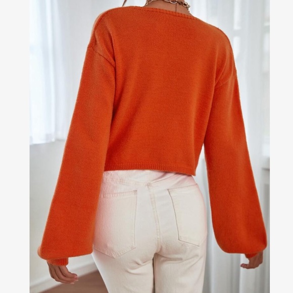 Comfy Twisted Front Lantern Sleeve Top CROPPED Sweater - Picture 3 of 7